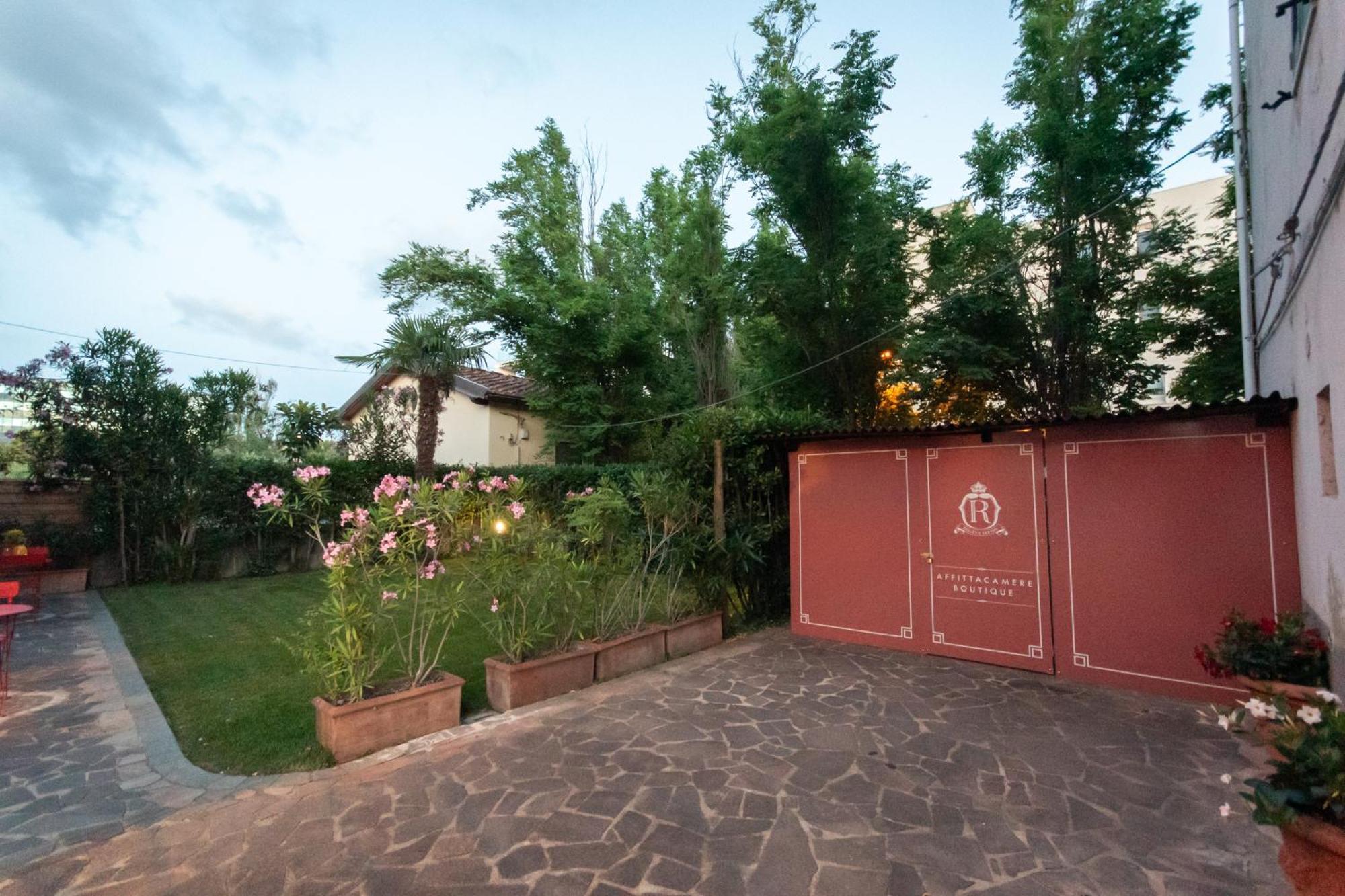 Regina Rooms Pisa Exterior photo